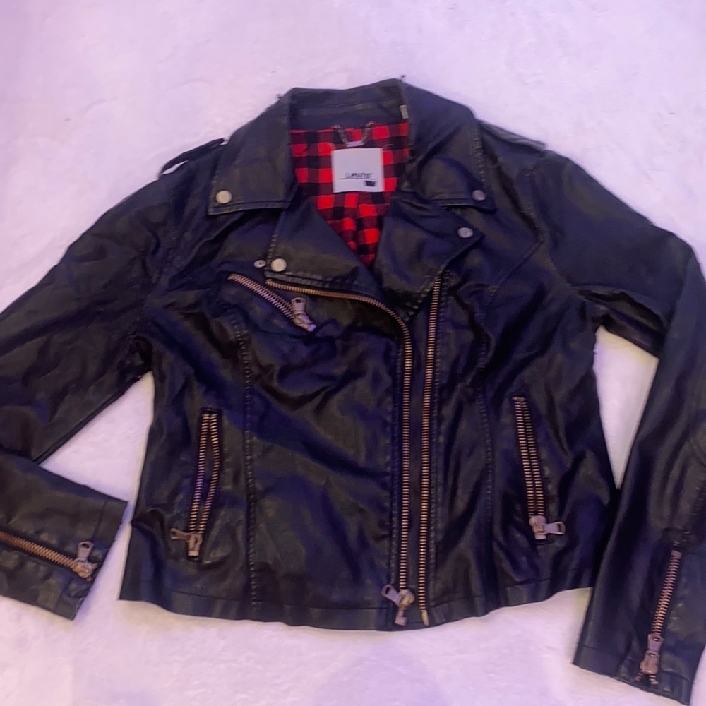 Black levi’s leather jacket